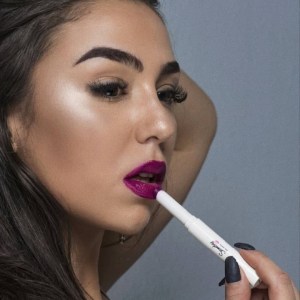 Liquid Lipstick 'Barbie' Pink
