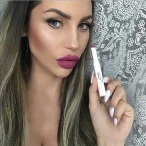 Liquid Lipstick 'Barbie' Pink